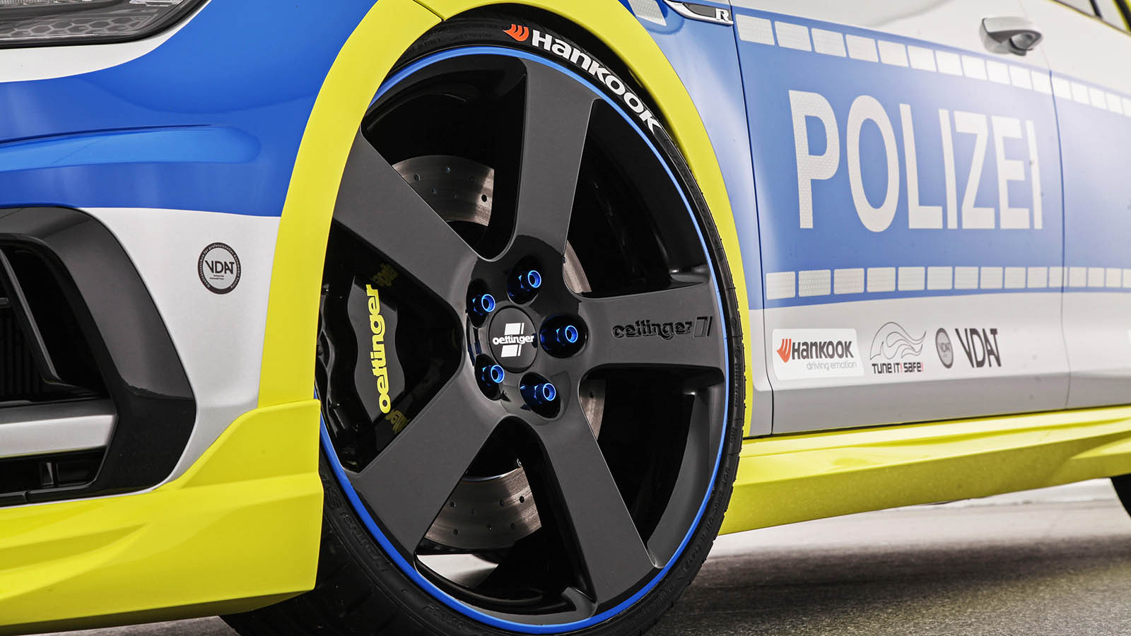 Modifikasi Mobil Kepolisian Jerman Volkswagen Golf R Versi