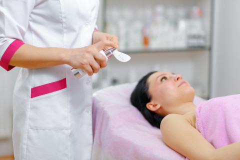 Amankah Bumil Melakukan Peeling?