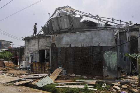 Beberapa Rumah Warga Cikarang Rusak Diterjang Angin Kencang