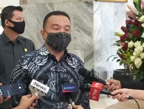 DPR Tunggu Draf Utuh Aturan Pajak Sembako dan Sekolah