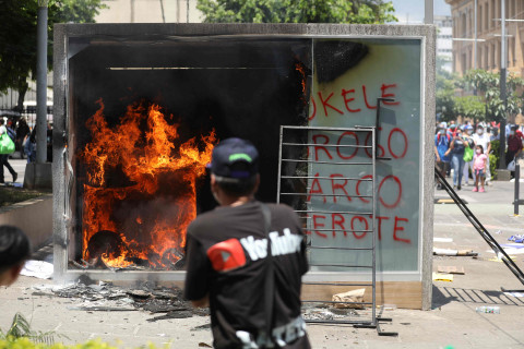 Demo Tolak Sistem Bitcoin, Warga El Salvador Bakar ATM Uang Kripto