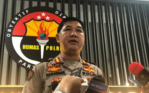 Buron Teroris Bom di Katedral Sulsel Pedagang Siomay