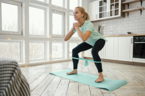 4 Gerakan <i>Weight Training</i> Tanpa Alat, Bikin Badan Makin Kuat