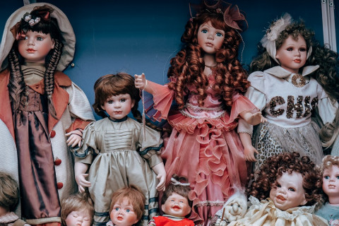 Fenomena Spirit Doll dalam Pandangan Filsafat Manusia