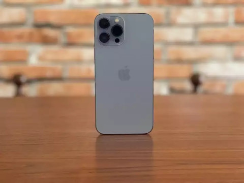 Segini Harga Iphone 13 Pro Max yang Diberikan Sambo ke Bharada E