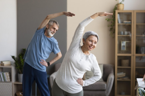 Ketahui Faktor Internal dan Eksternal yang Sebabkan Lansia Rentan Osteoporosis
