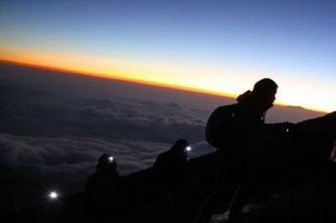 Seorang Pendaki di Gunung Bawakaraeng Meninggal karena Hipotermia
