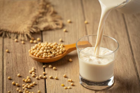 Tak Kalah dengan Susu Sapi, Ini Sederet Manfaat Susu Kedelai