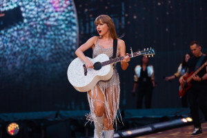 Sukses Besar, Film Konser Taylor Swift 'The Eras Tour' Raup Hampir Rp3,9 Triliun