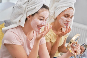 Tren Kecantikan Gen Z: Skincare First, Make Up Next