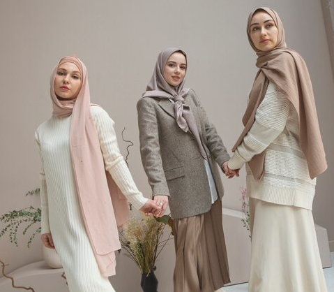 5 Tren Warna Baju Lebaran 2024, Ada Millenial Pink hingga Biru Prabowo