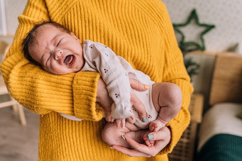 Moms, Penting! Ini 8 Cara Atasi Sariawan pada Bayi Tanpa Obat