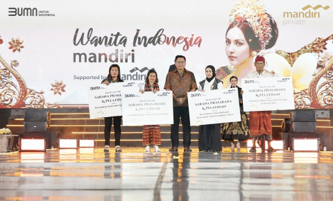 Dukung Industri Kreatif, Bank Mandiri Dorong Tenun Tradisional Bali, Lombok, dan Kupang Tembus Pasar Global