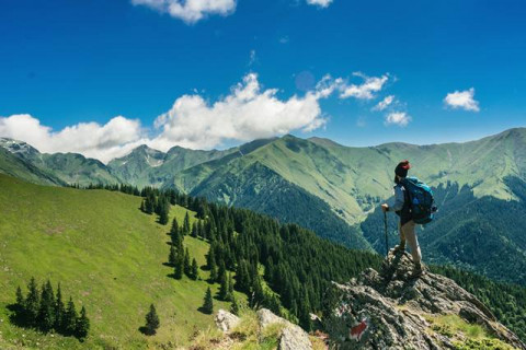 Beda Hiking dan Trekking