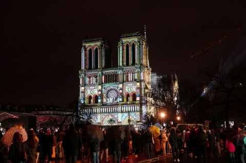 Kata ‘Merci’ dan Bunyi Lonceng Resmikan Pembukaan Kembali Katedral Notre-Dame