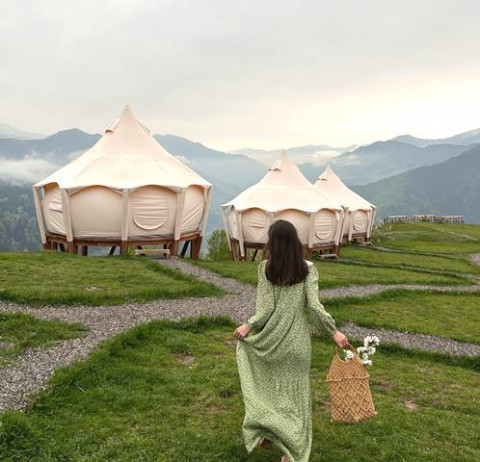 Jangan Khawatir, Ini 5 Tips Glamping di Musim Hujan