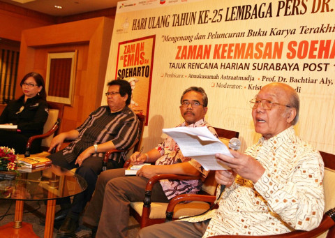 Tokoh Pers Indonesia Atmakusumah Astraatmadja Meninggal Dunia