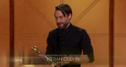 Kieran Culkin Dedikasikan Kemenangan di Golden Globes untuk Ibu