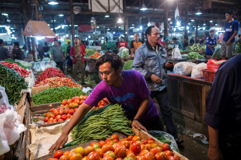 Harga-harga Bahan Pokok Hari Ini: Cabai Rawit Turun, Daging Ayam Naik
