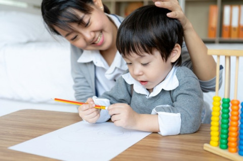 5 Tips Komunikasi dengan Pengidap Autisme
