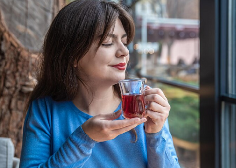 Ilmuwan Sebut Rutin Minum Teh dapat Menunda Penuaan Biologis, Ini Faktanya!
