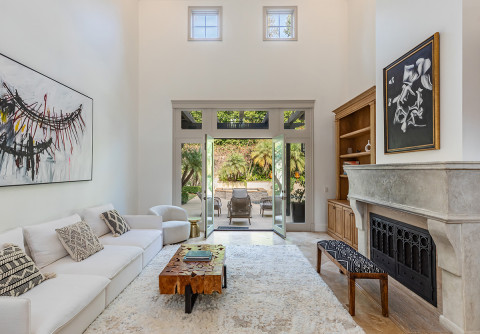 Bekas Rumah Britney Spears di Beverly Hills Dijual Seharga Rp130 Miliar