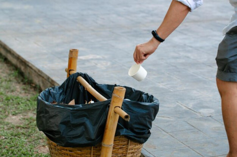 Seberapa Sering Bersihkan Tempat Sampah? Ini Penjelasannya