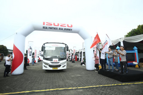 Suka Cita Sopir Dan Mekanik Diantarkan Menuju Kampung Halaman