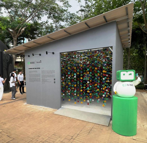 Intip Instalasi Bertema Flower for the Future di Art Jakarta Gardens
