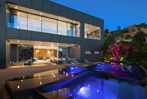Rocker Gene Simmons Jual Rumah Rp232 Miliar, Pembelinya Diseleksi Ketat