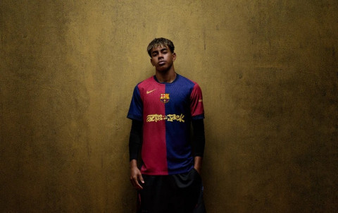 Bikin Melongo, Jersey Edisi Terbatas Barcelona X Travis Scott Dijual Rp62 Juta