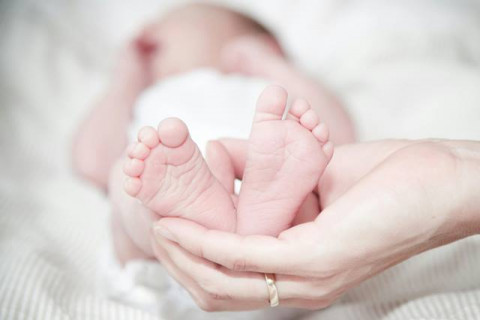 Jangan Sembarang Ayun atau Mengguncang Bayi, Shaken Baby Syndrome Akibatnya!