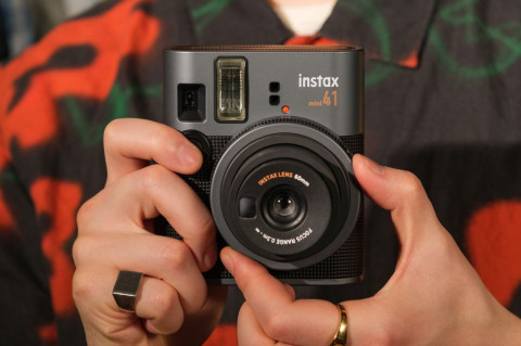 Fujifilm Bawa Kamera Analog instax mini 41 ke Indonesia
