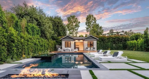 Rumah Mewah Demi Lovato di Encino, Tempat Berteduh Setelah Pernikahan Impian