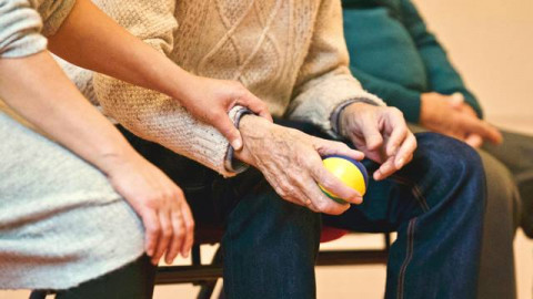 Jepang Dorong Profesi Kaigo Jadi Karier Profesional