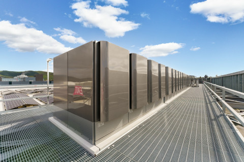 Equinix Jalin Kemitraan Energi Alternatif untuk Pusat Data Siap AI
