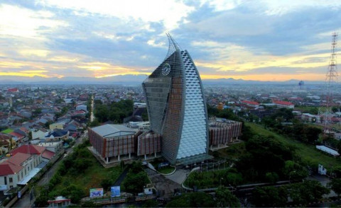 Dilaporkan Dosen Atas Tindak Pelecehan Ajakan ke Hotel, Rektor UNM Beri Bantahan
