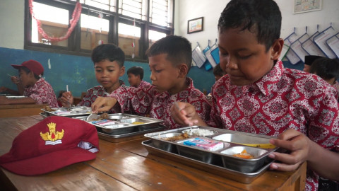 Dapur MBG Pasar Keong Sajikan Makanan Bergizi untuk Siswa hingga Ibu Hamil