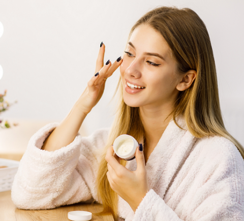 Urutan Skincare Itu Sunscreen Dulu atau Pelembap Dulu, Manakah yang Tepat?