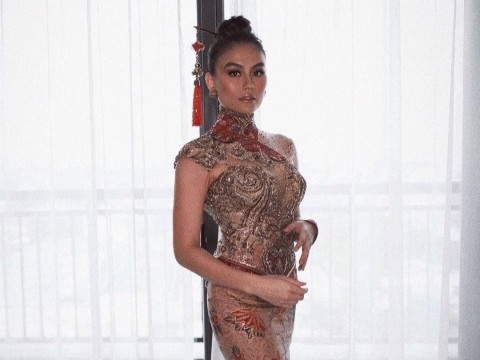 Ajak Warga Bersatu, Agnez Mo Nyanyikan 