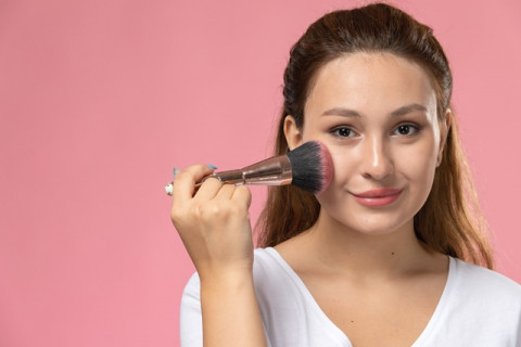 4 Rekomendasi Blush On untuk Kulit Sawo Matang Harga Under Rp50 Ribu