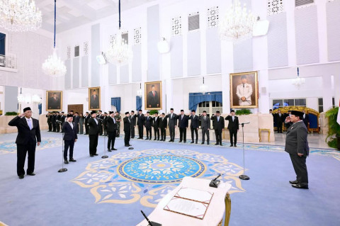​Presiden Prabowo Resmi Lantik Empat Menteri dan Satu Wakil Menteri