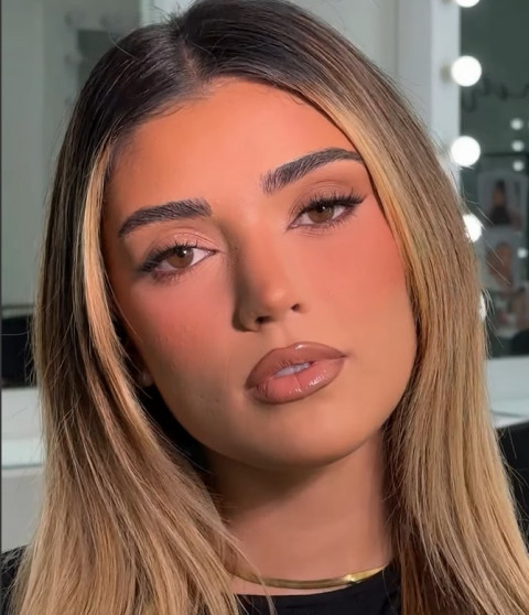 Top Berita Gaya: Tren Toasty Make Up di TikTok hingga Manfaat Minum Air Rendaman Mentimun