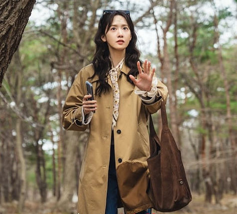 Tas Yoona di 'Bon Appetit, Your Majesty' Curi Perhatian, Ini Lho Nama Brand-nya!