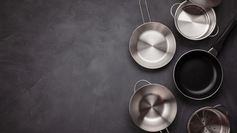 6 Pembersih yang Bisa Merusak Peralatan Stainless Steel di Rumah