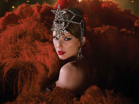 Taylor Swift Tulis Pesan Haru Setelah The Life of a Showgirl Capai Penjualan 4 Juta Kopi