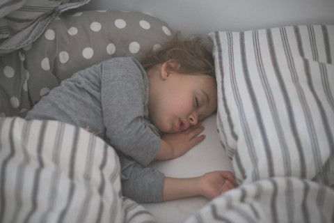 5 Tips Keamanan untuk Tempat Tidur Balita