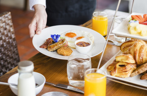 Agoda Ungkap Wisatawan Indonesia Rela Bayar Lebih Demi Sarapan Hotel