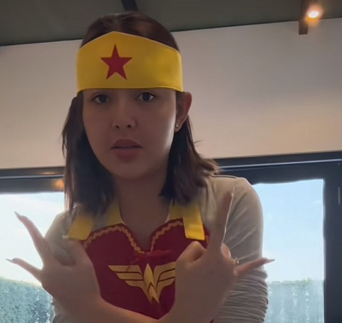 Aksi Amanda Manopo Jadi Wonder Woman demi Suami