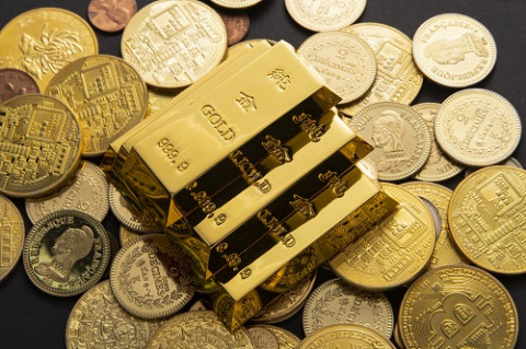 Harga Emas Tetap Mengilap di Tengah Sinyal Dovish The Fed dan Isyarat Damai Dagang AS–Tiongkok